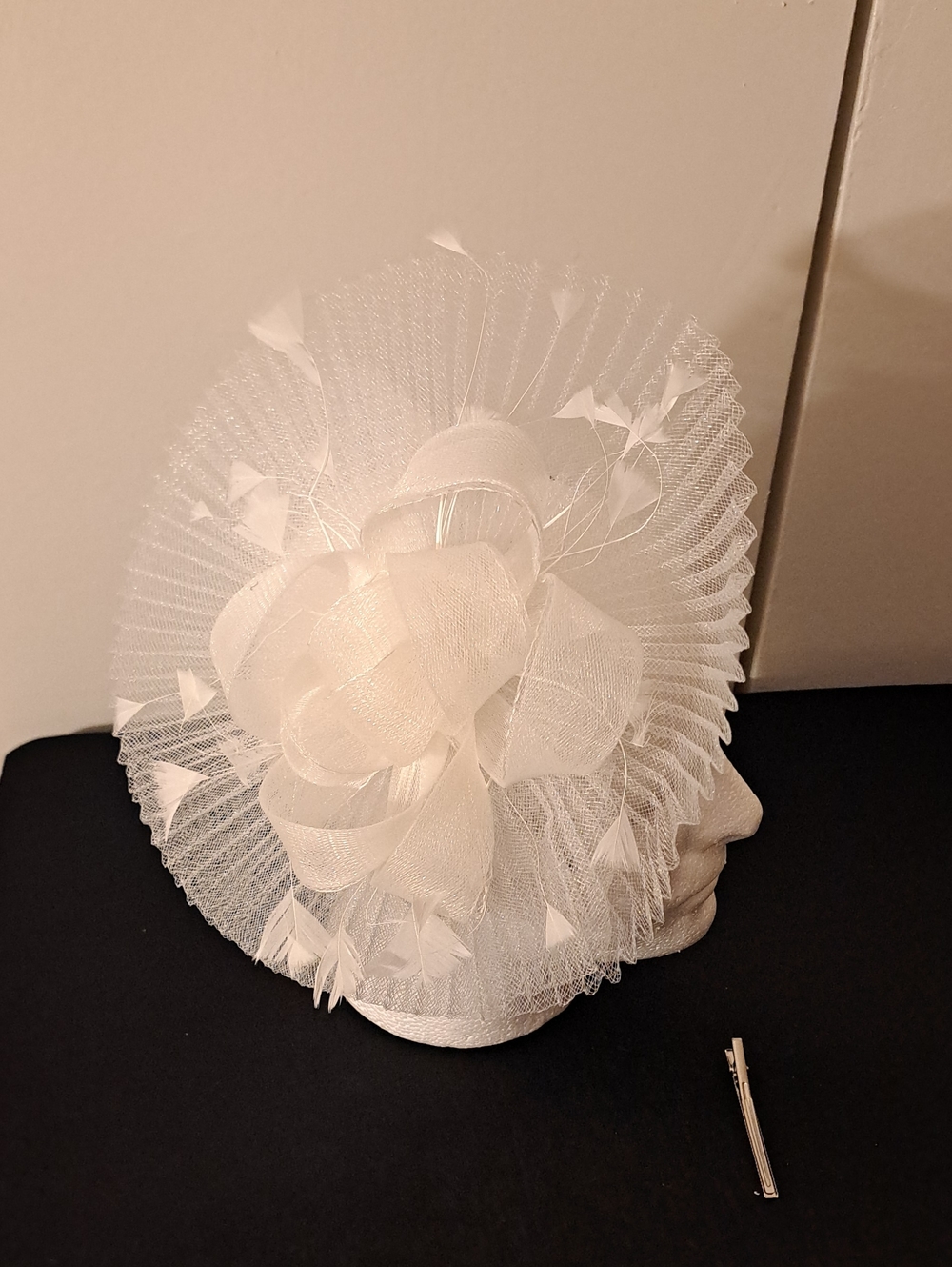 Kidukso White Mesh Floral Fascinator Headpiece